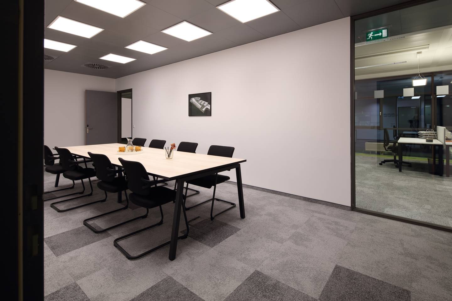 Representative well connected apartment in Landmarx