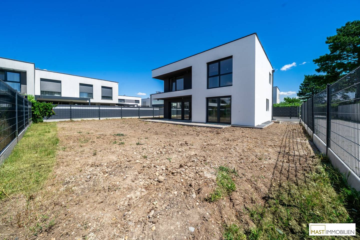 Vollunterkellertes Einfamilienhaus in Bahnhofsnähe - belagsfertig