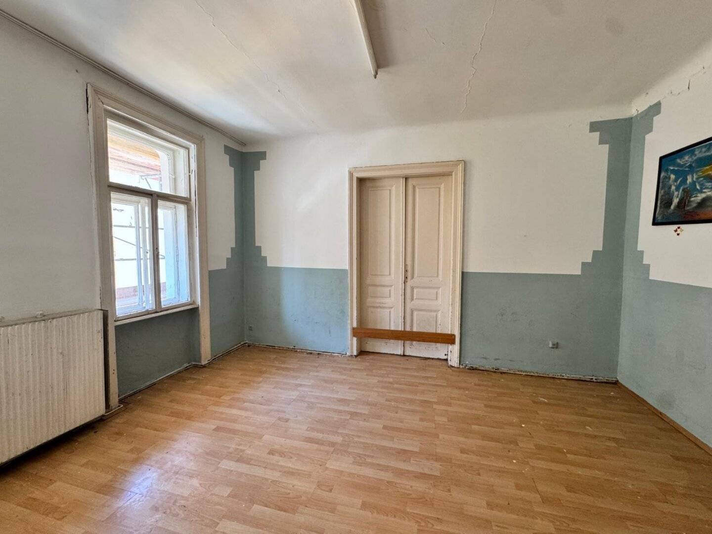 Bright 2.5-room apartment in 1120 Vienna, in need of renovation, prime location, AirBNB possibility