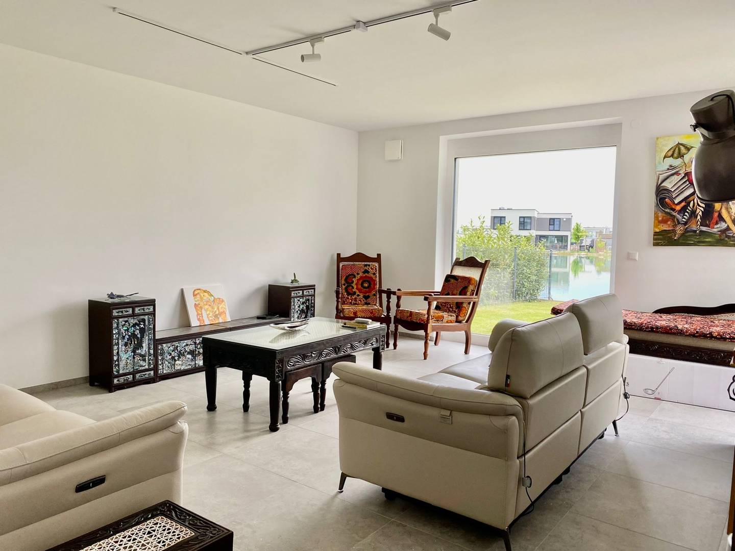 Family apartment with private garden and direct lake access
