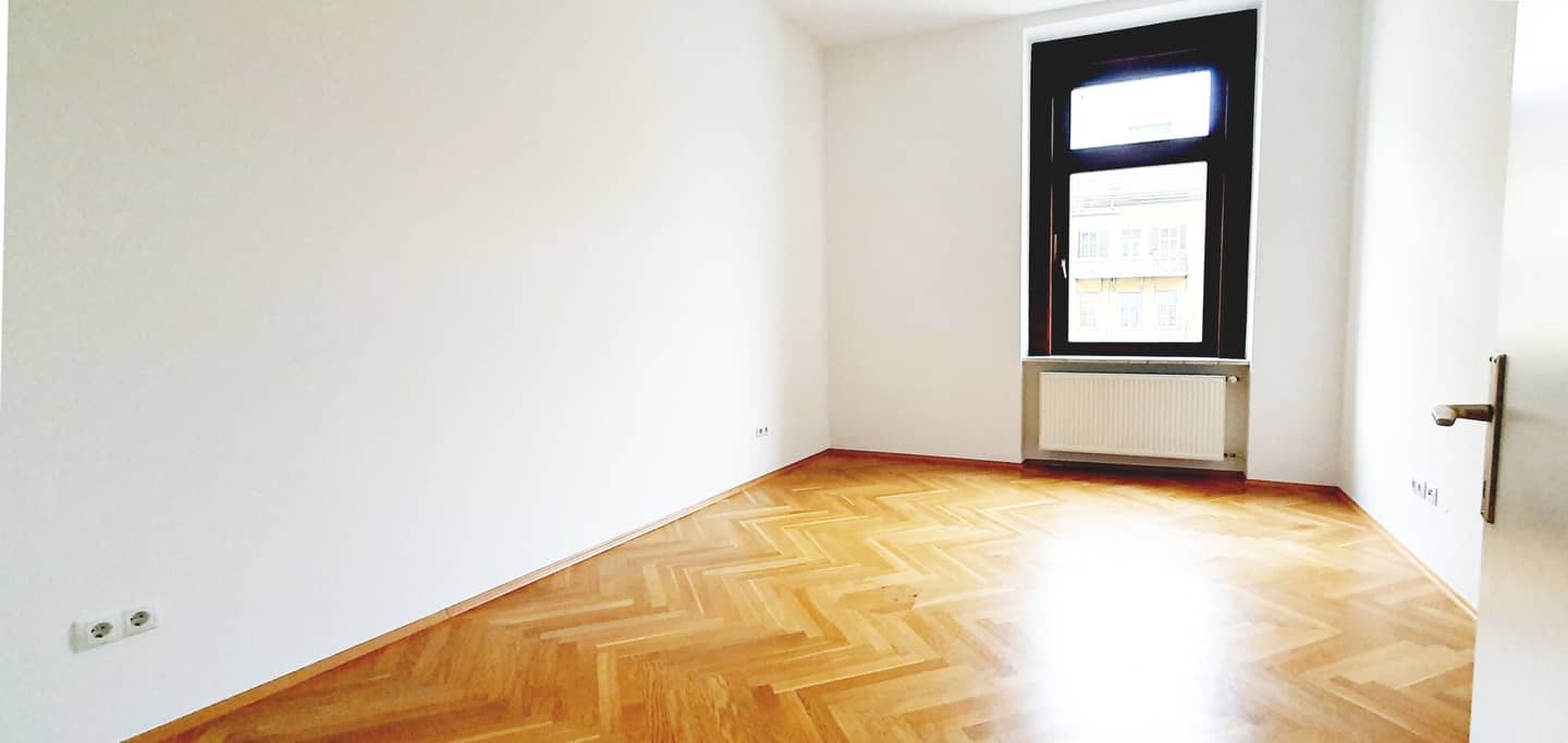 Nahe UNIVIERTEL - beim Kaiser-Josef-Platz: WG-taugliche, großzügig, 4 extrabegehbare Zimmer, große Küche,