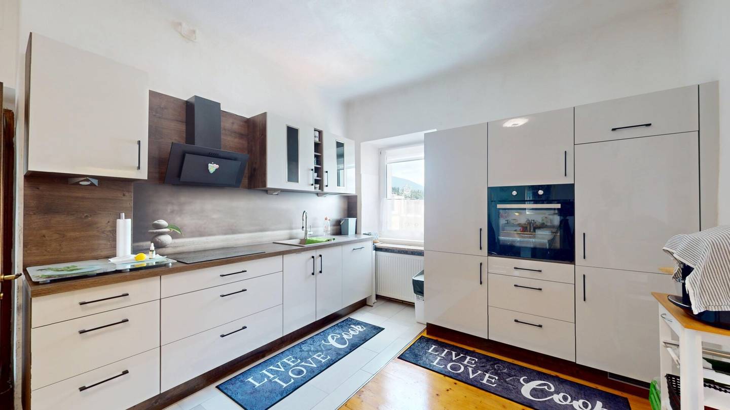 Plenty of Space to Live: Spacious Apartment with Old Building Charm in a Central Location