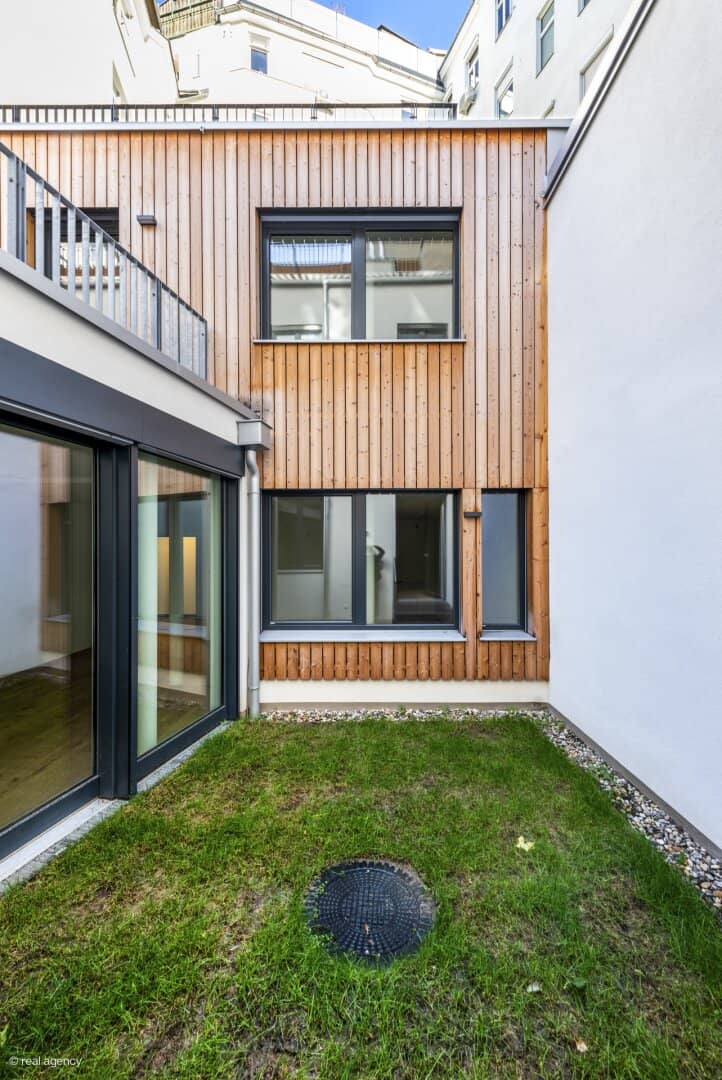 OFFICE SPACES - TOP LOCATION - NEW BUILD - FIRST OCCUPANCY