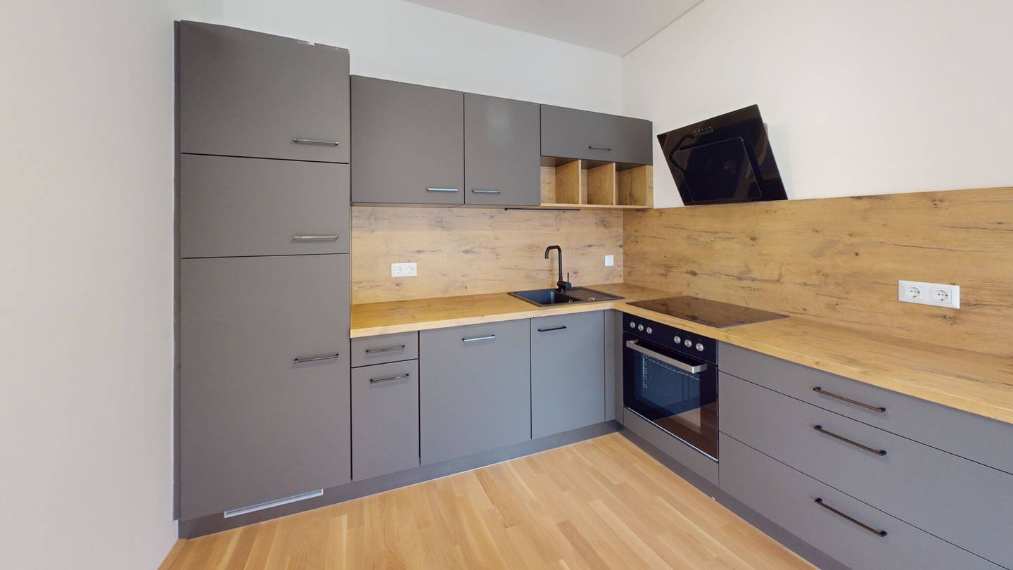 Bright Dachgeschosswohnung with balcony and garage in modern development
