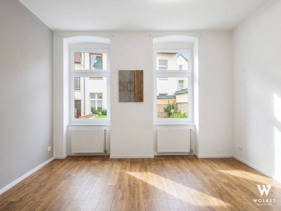 Stylish living in a classic Viennese old building | 2-room condominium renovated, barrier-free and ready to move in