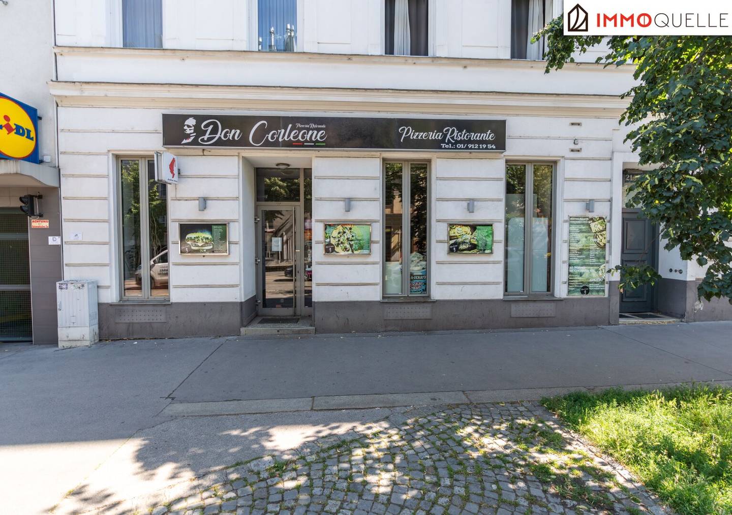 Rendite trifft urbanes Gastrokonzept - Vermietetes Geschäftslokal mit Gastronomiebetrieb mit ca. 5,70 % Rendite, charmantem Garten und klarer Raumstruktur in Wien-Penzing