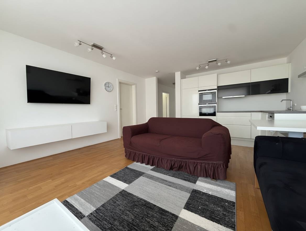 Erdgeschosswohnung mit Wintergarten und Loggia