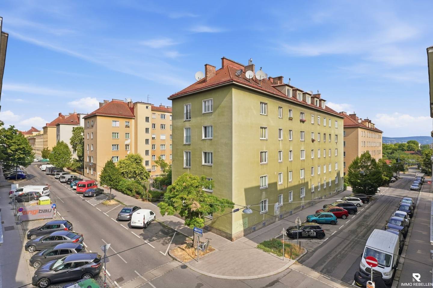 Charming corner apartment in a historic style building – space for a home according to your own ideas (near U3)