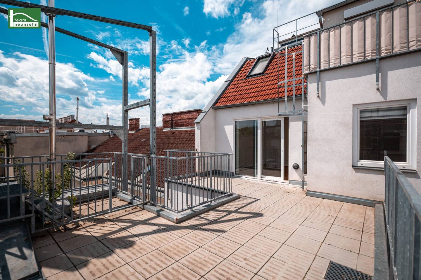 Nahe U3 &amp; S-Bahn Ottakring - Moderne 2-Zimmer-Dachgeschosswohnung in ruhiger Spielstraße