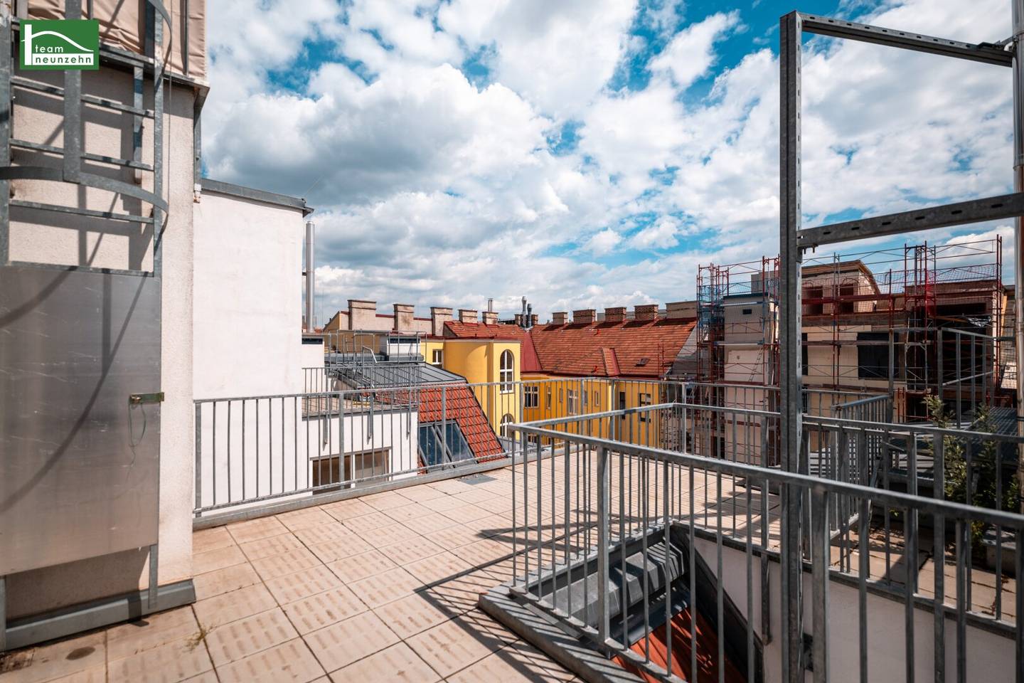 Nahe U3 &amp; S-Bahn Ottakring - Moderne 2-Zimmer-Dachgeschosswohnung in ruhiger Spielstraße