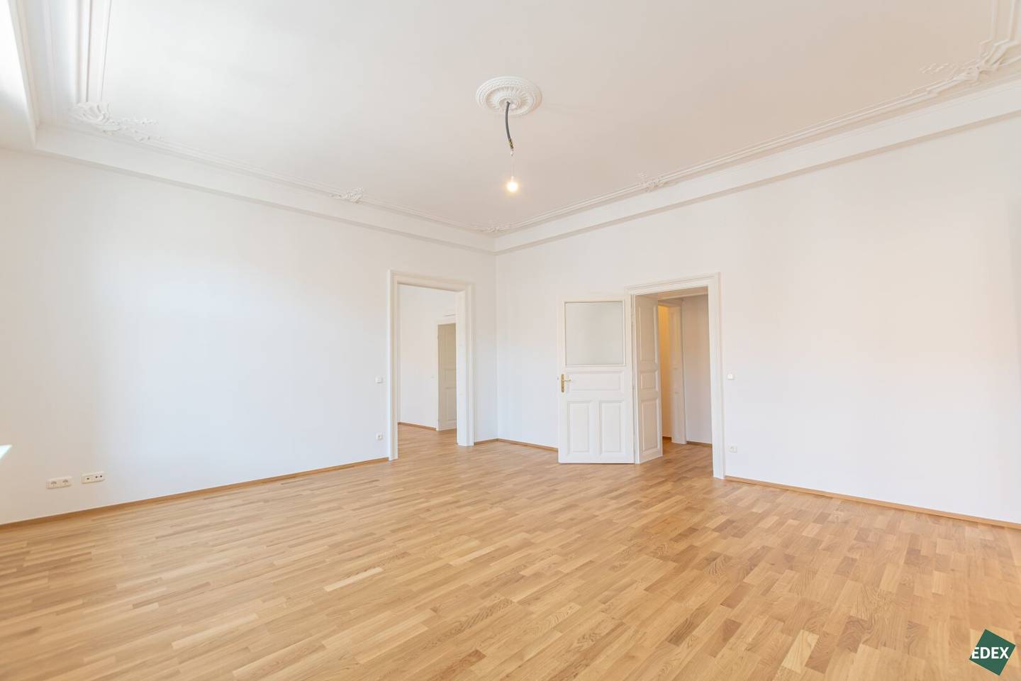 Exclusive 4-room period apartment close to Stadtpark