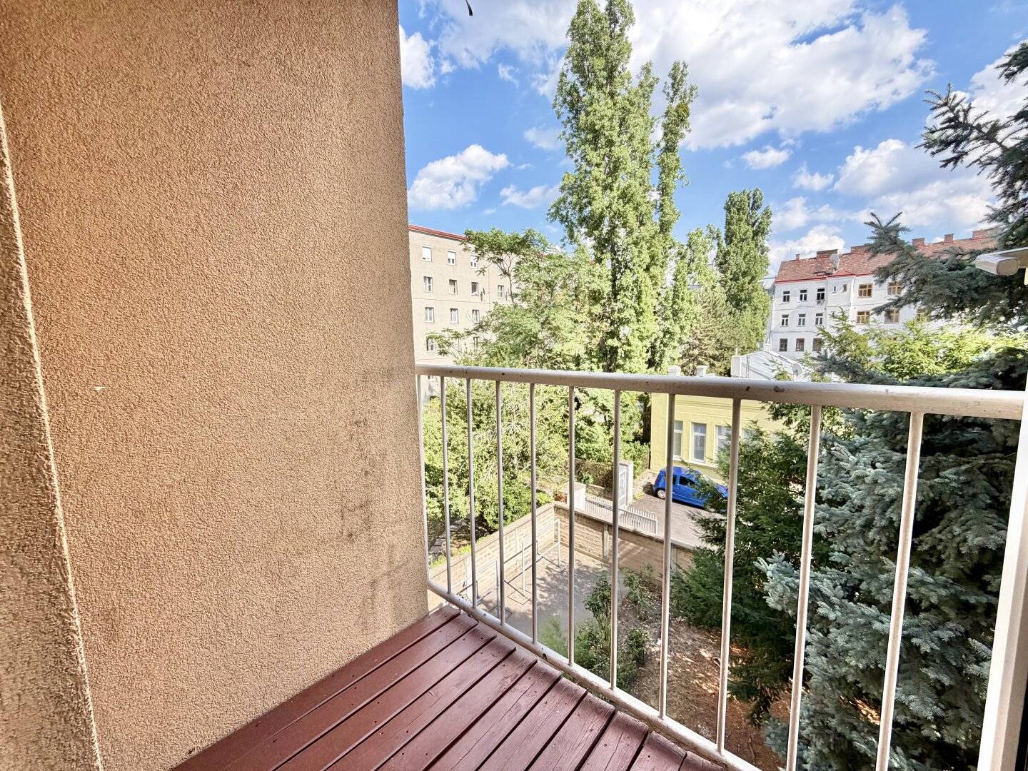 One Becomes Two | Simmering approx. 62 m² apartment with balcony | Kitchen | Cellar