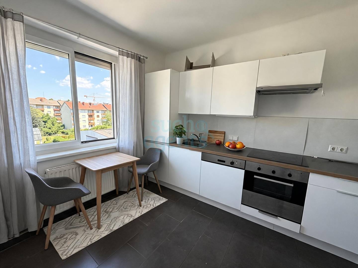 Zentrale Wohnung mit Balkon und Keller
