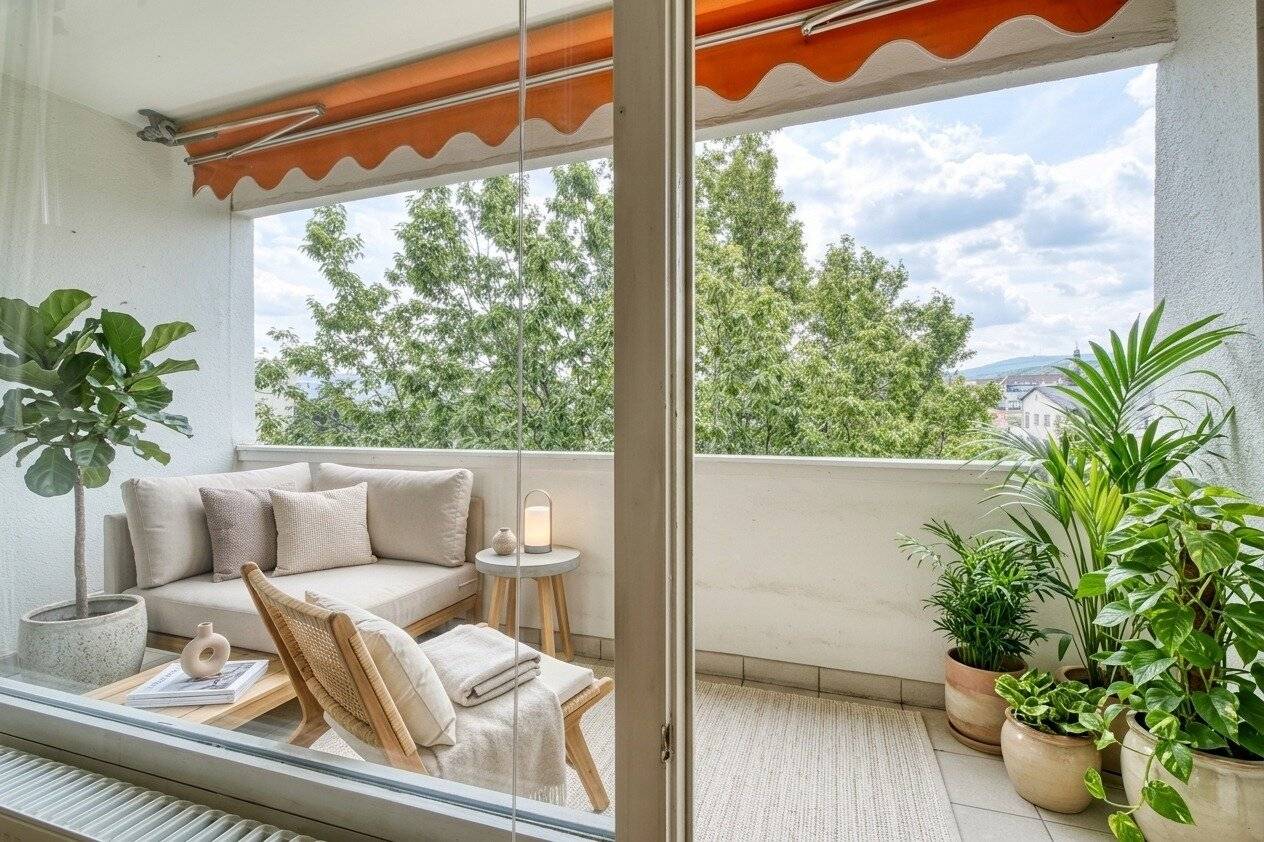 *Fernblick - Uneinsehbar* Sonnige 5,5 Zimmer Wohnung  mit 2 Eingängen, 2 Loggien und Garagenbox