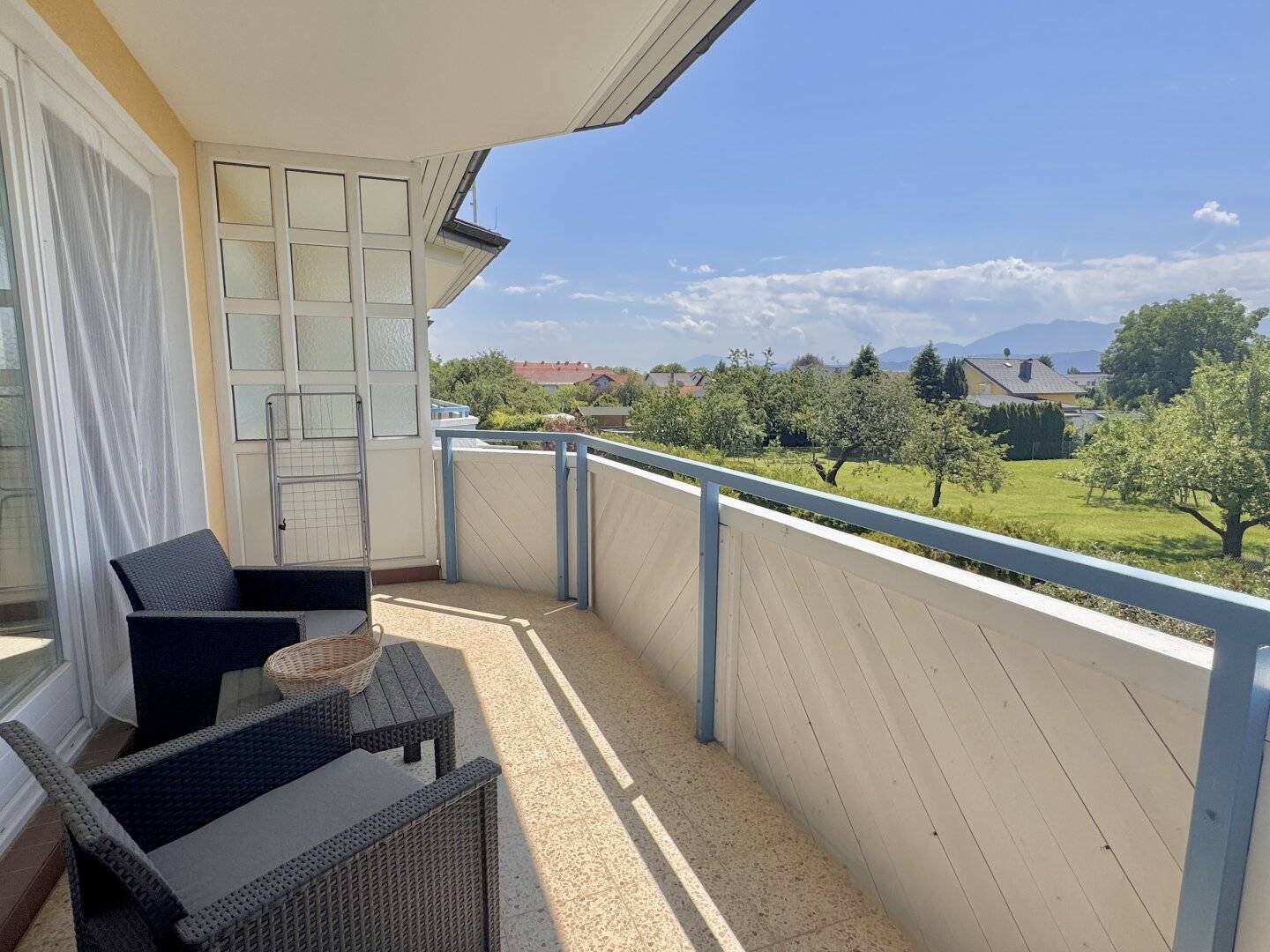 Schöne Wohnung mit großem Balkon in ruhiger Lage