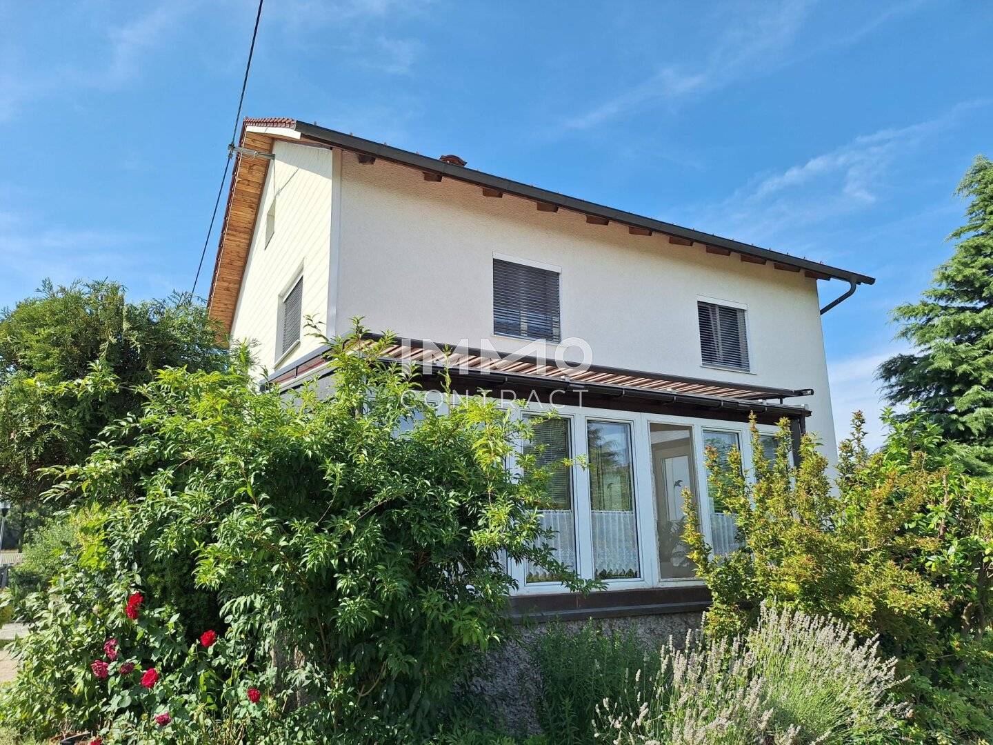 Großzügiges Ein- bis Zweifamilienhaus mit großem Garten in ruhiger Siedlungslage