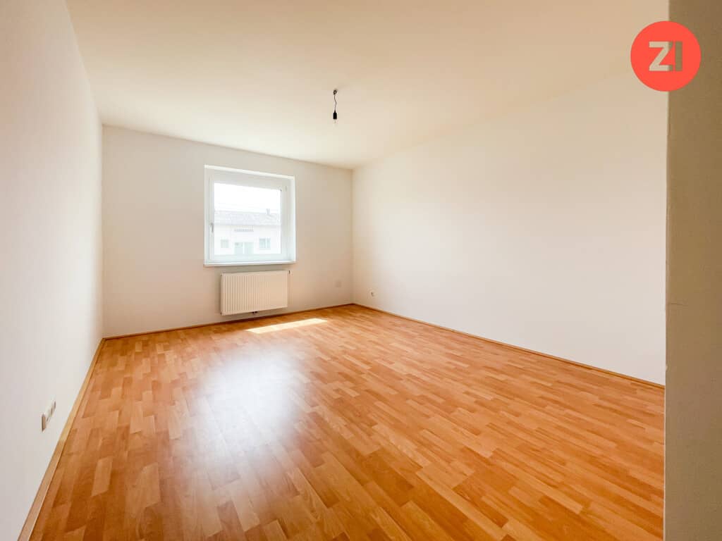 Ground floor apartment with unfurnished kitchen and cellar