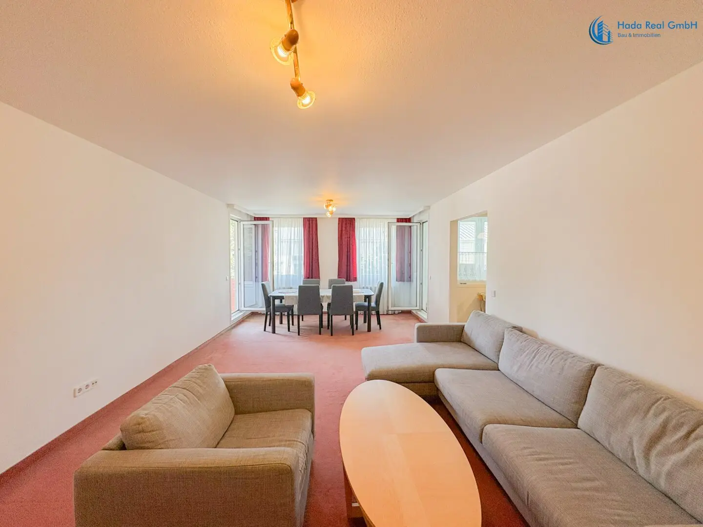 Spacious 4-room apartment with two loggias near the Danube Canal
