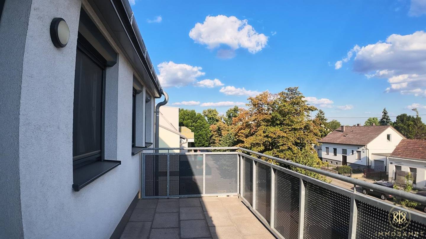 Bright 3-room apartment with balcony