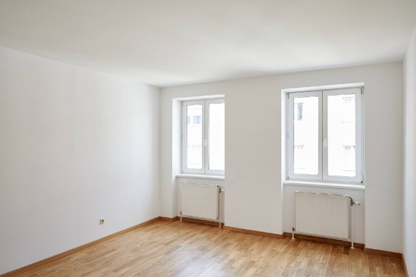 Helle Altbauwohnung mit Aufzug nahe Reumannplatz