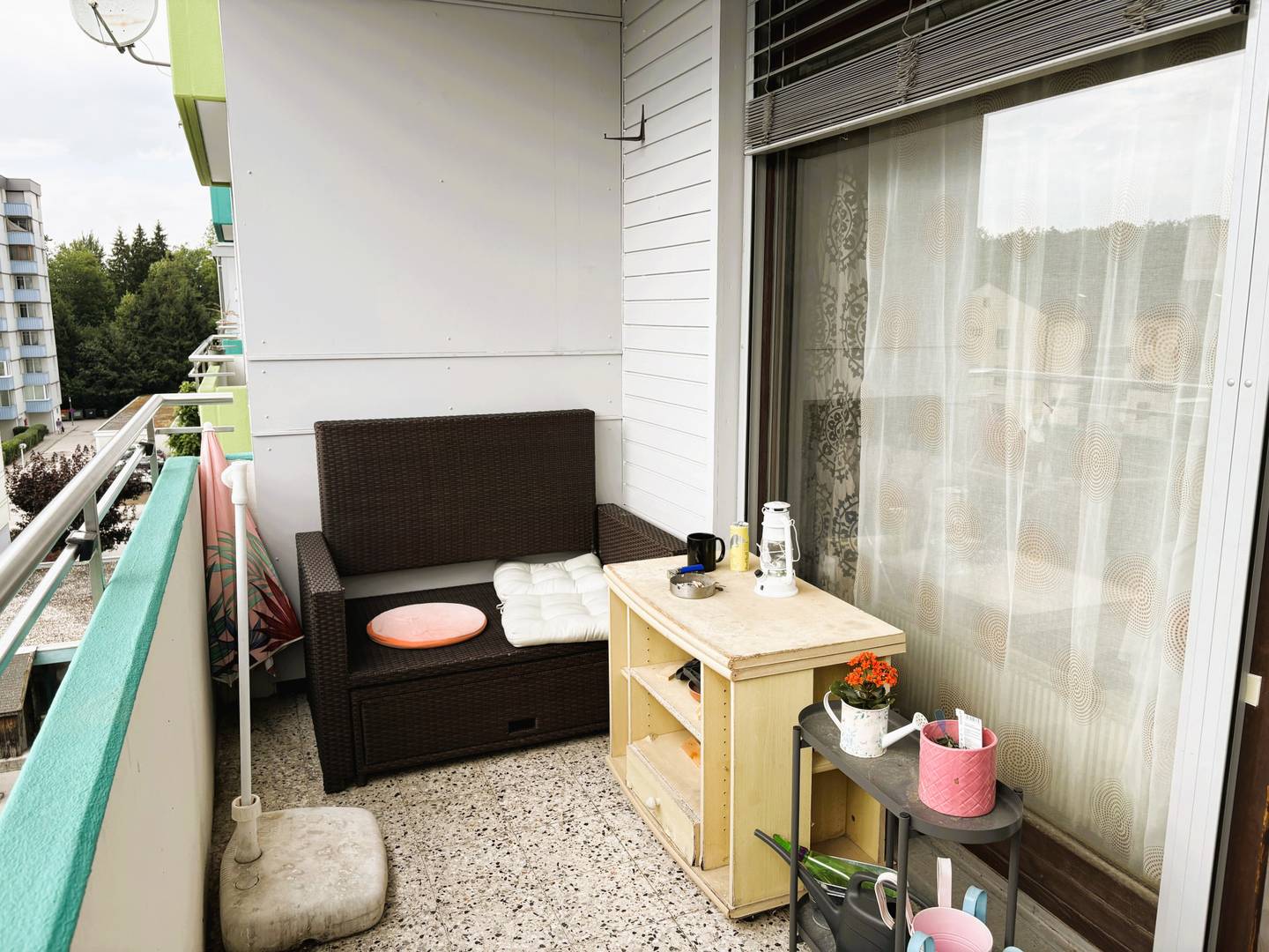 Solide Wohnung mit Loggia und Lift