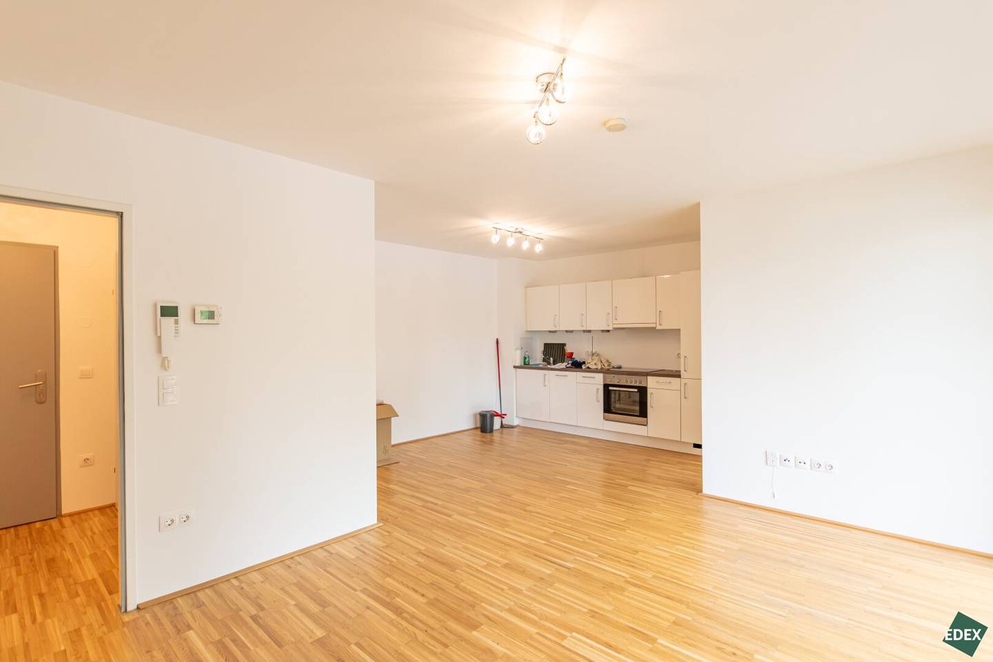Modern 2-room apartment with balcony near Jedlersdorf S-Bahn