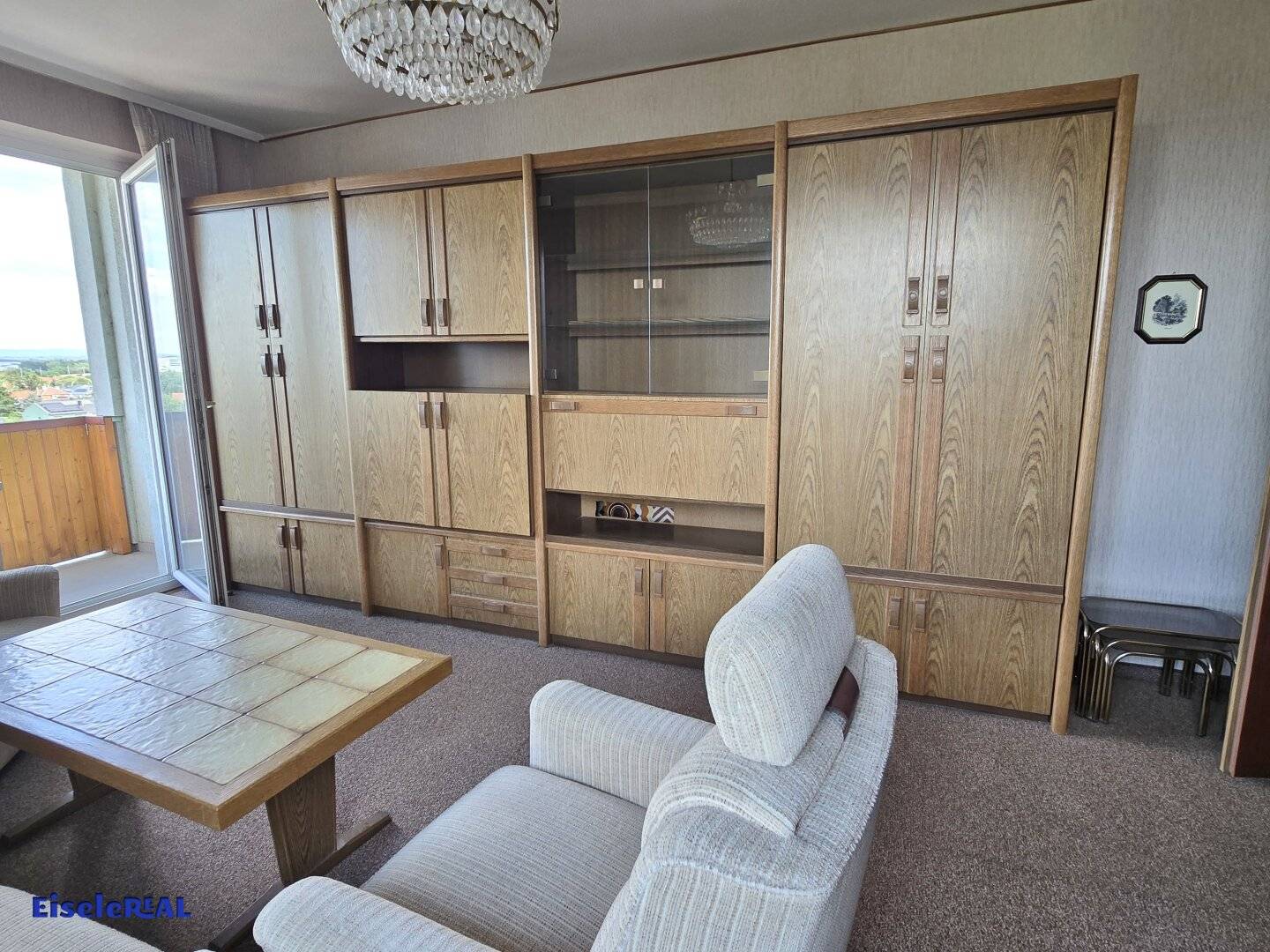 2 Zimmer – Loggia – tolle Aussicht - renovierungsbedürftig