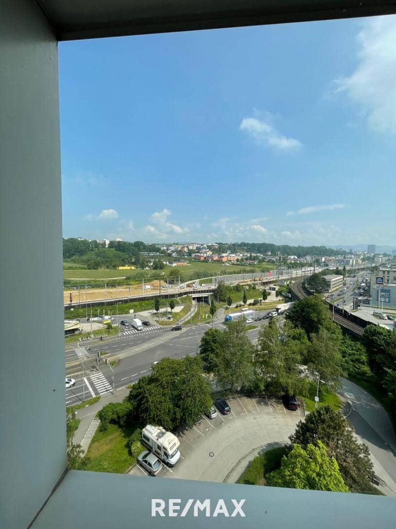 Helle Wohnung im 10 Stock mit Loggia und Fernblick