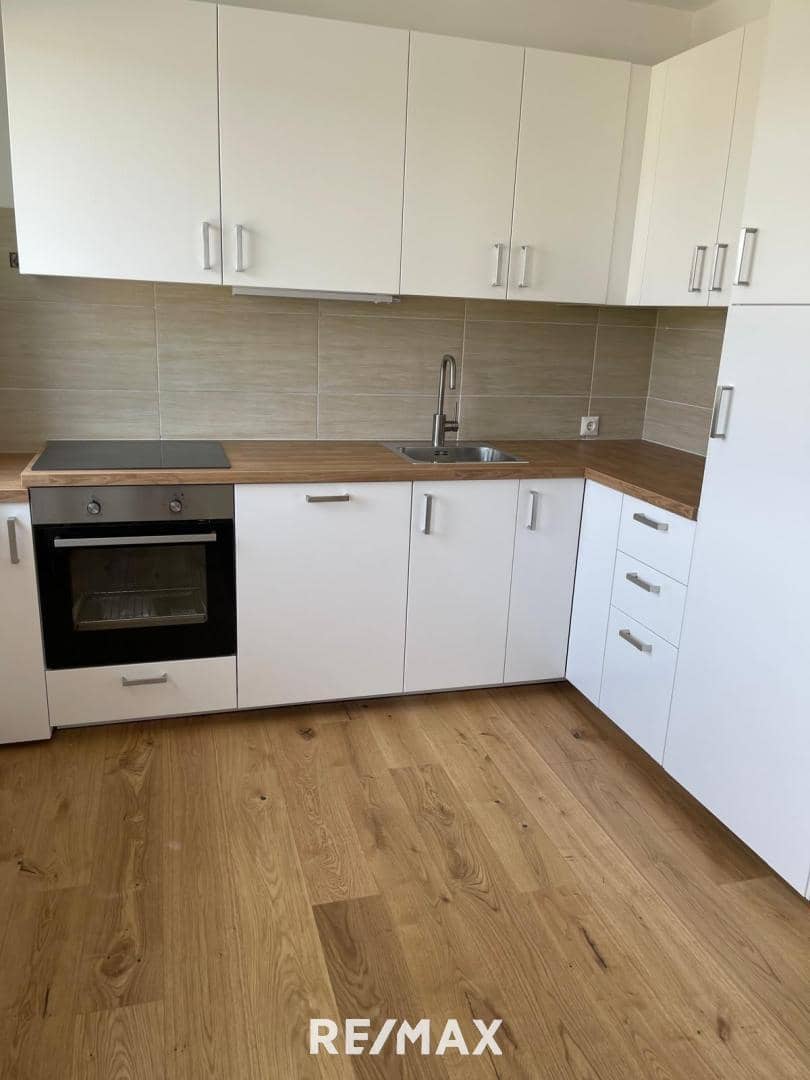 Helle Wohnung im 10 Stock mit Loggia und Fernblick