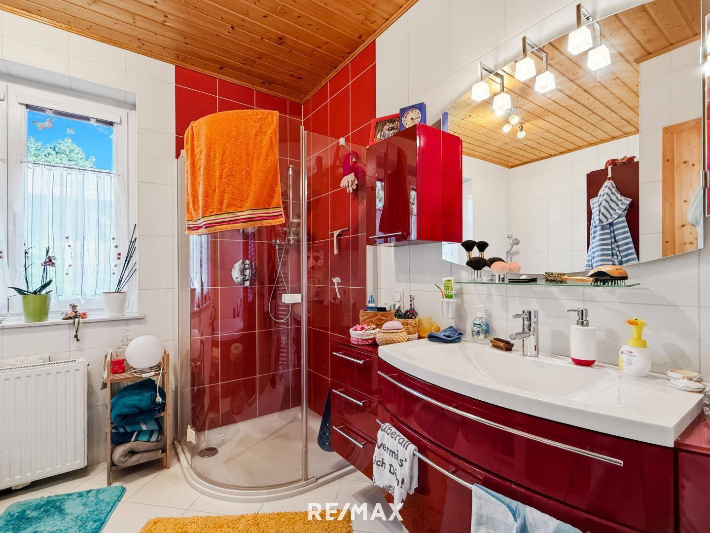 Liebevoll gepflegte Familienwohnung mit Pool