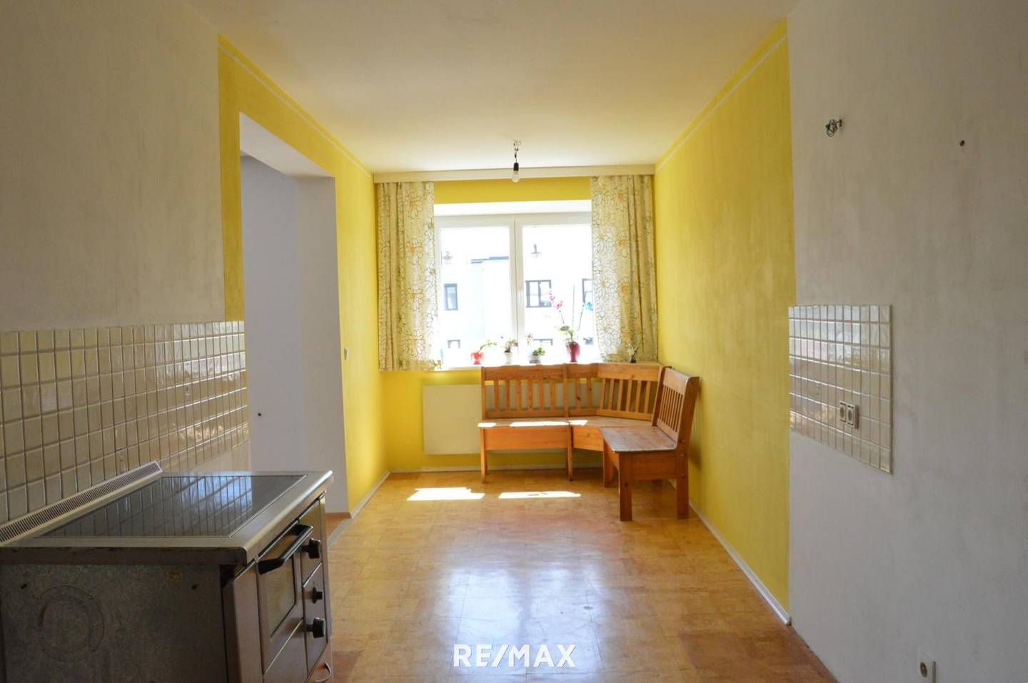 Neu sanierte Wohnung mit Süd Loggia und Aussicht