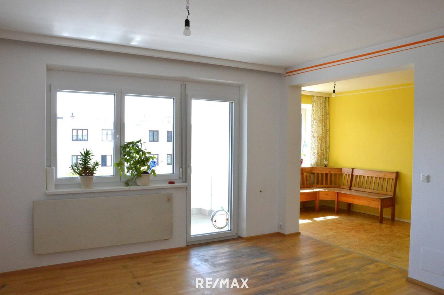 Neu sanierte Wohnung mit Süd Loggia und Aussicht
