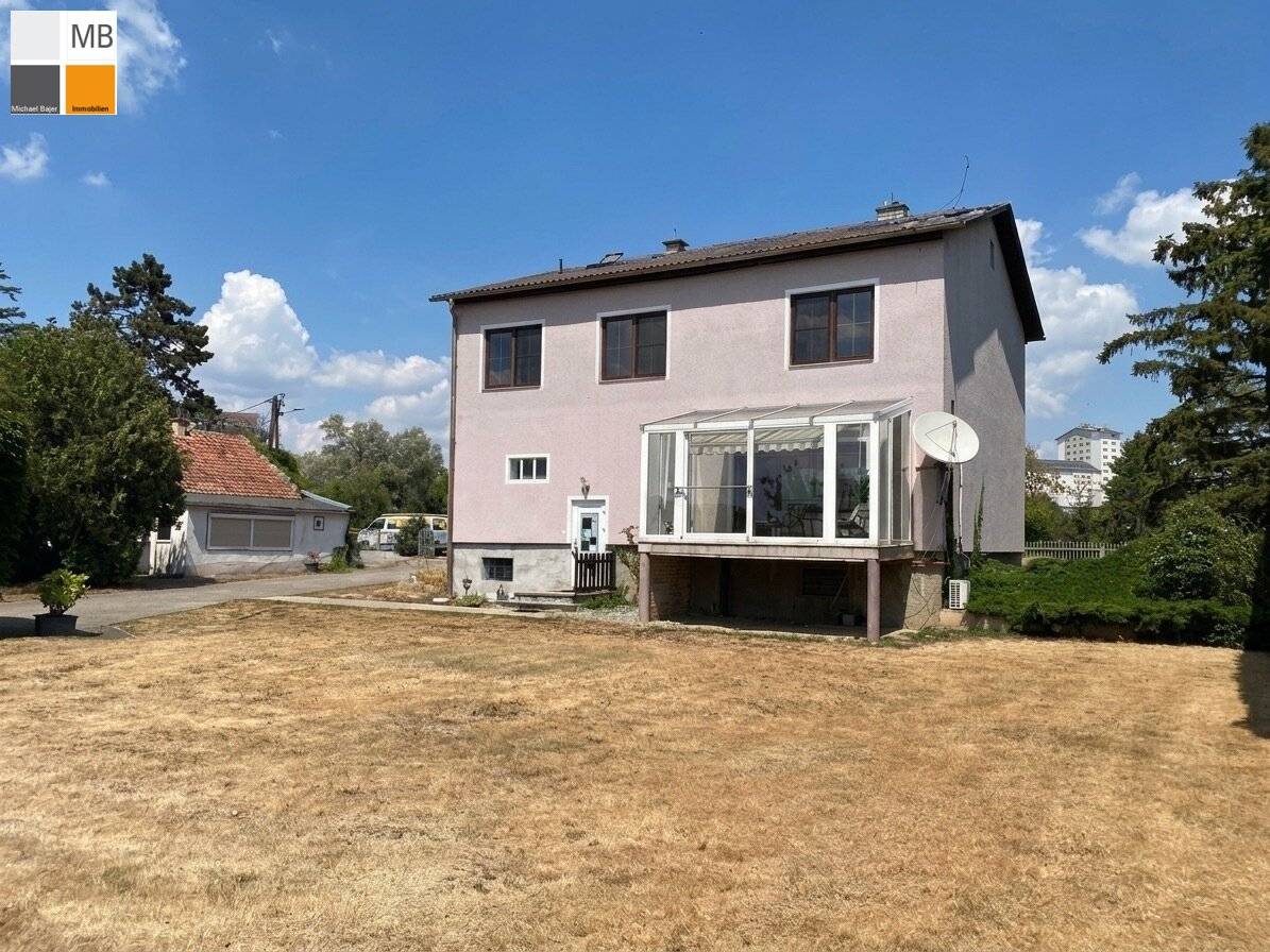> > Zweifamilienhaus auf Großgrundstück geeignet für Pferdebesitzer u. Tierliebhaber I MB IMMOBILIEN < <