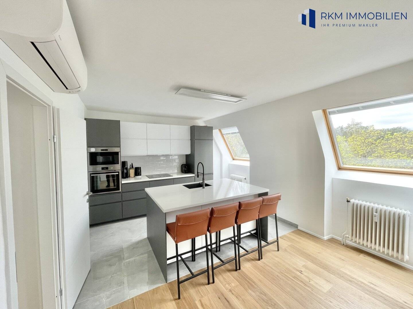 Modern 80m² Attic Apartment in 1130 Vienna incl. 2 Garage Spaces