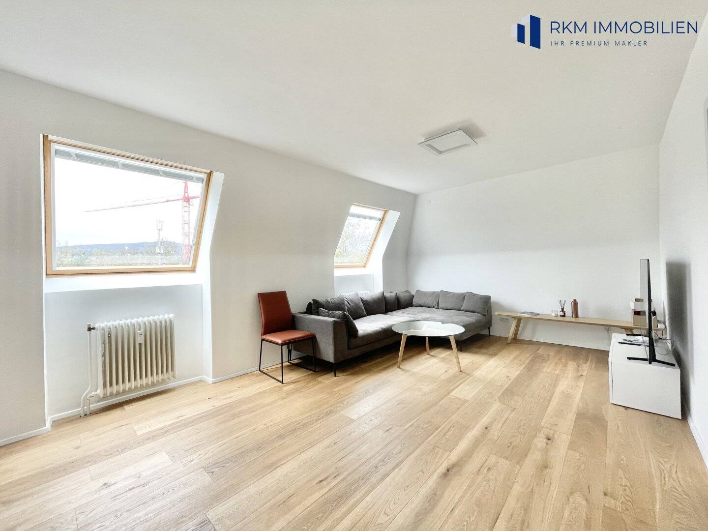 Modern 80m² Attic Apartment in 1130 Vienna incl. 2 Garage Spaces