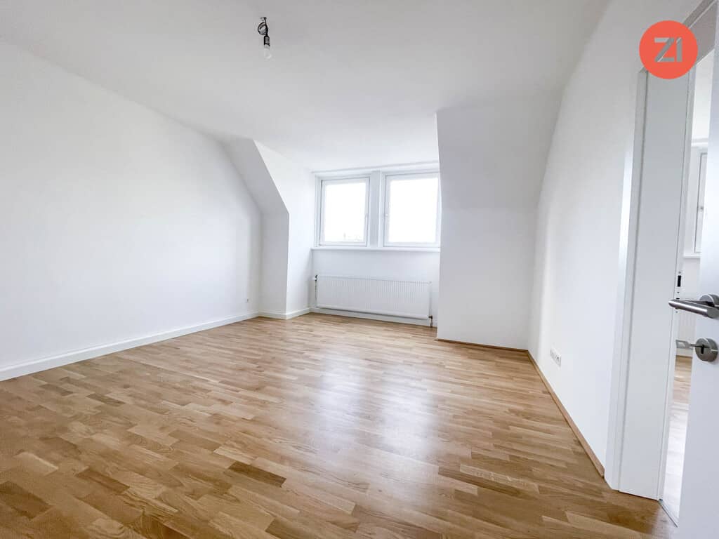 Bright apartment with furnished kitchen and balcony
