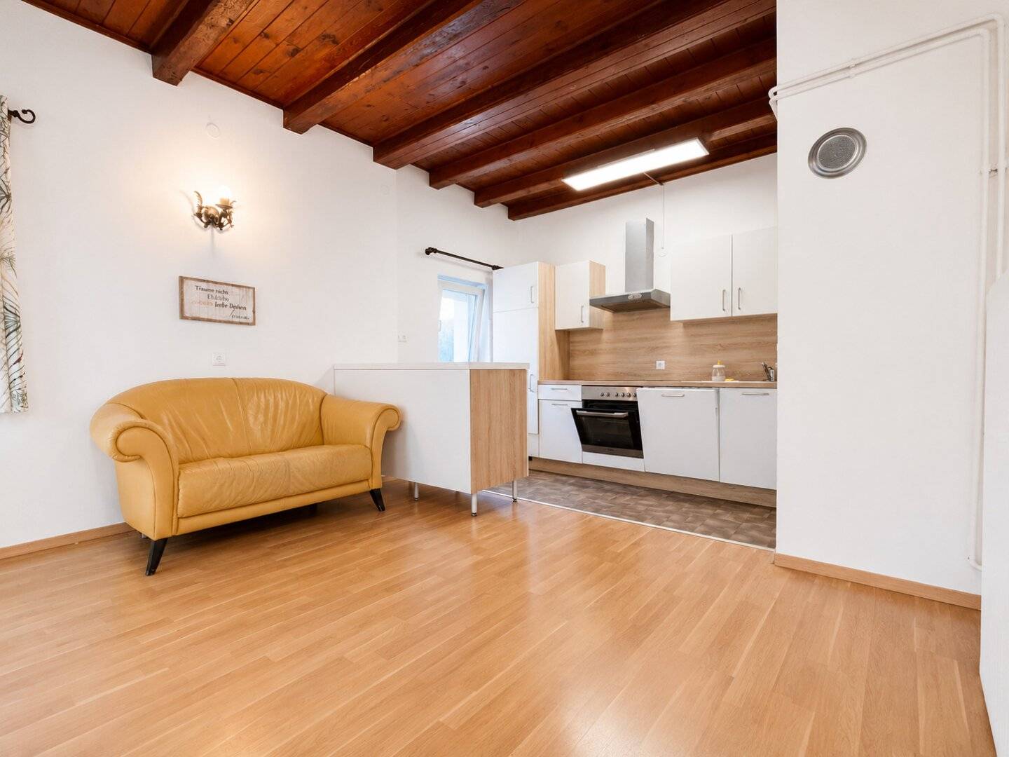 Living in the green – well maintained rental house with terrace and garage in Altruppersdorf