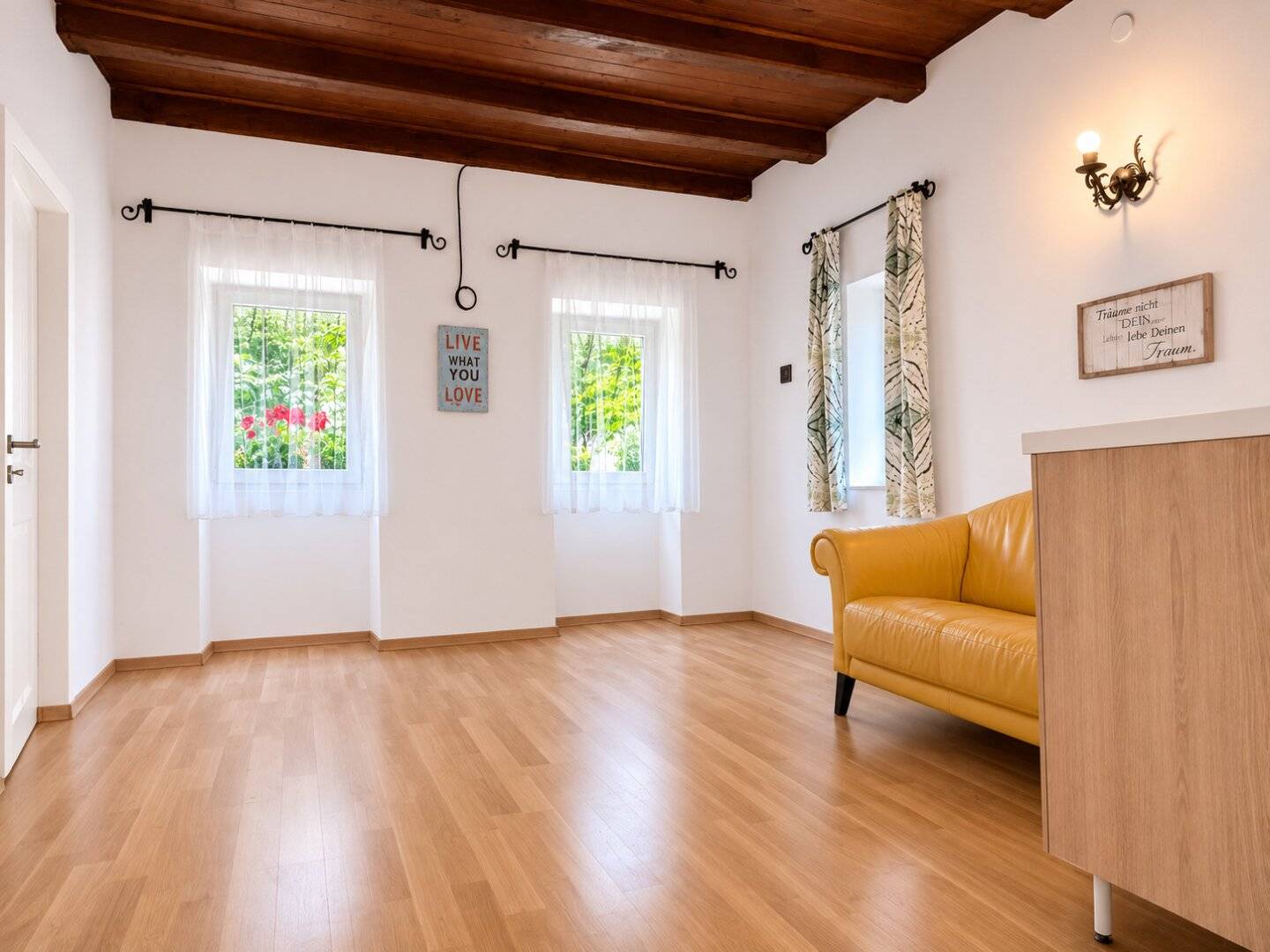 Living in the green – well maintained rental house with terrace and garage in Altruppersdorf
