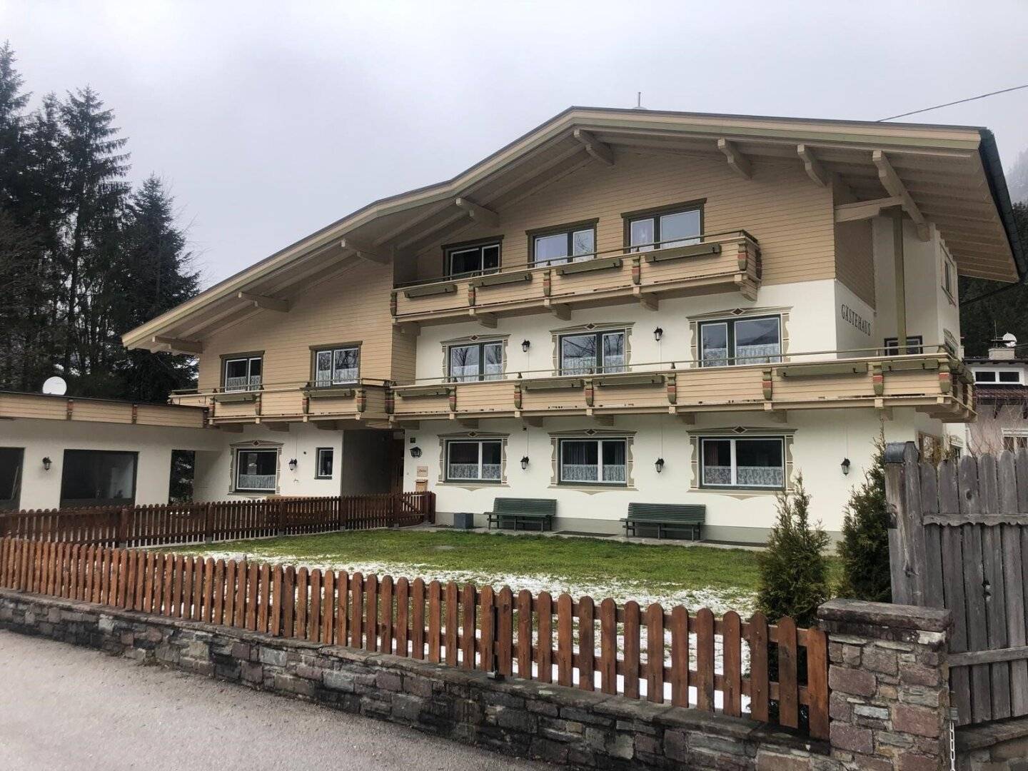 Mayrhofen: Pension mit 16 Zimmern und Potential