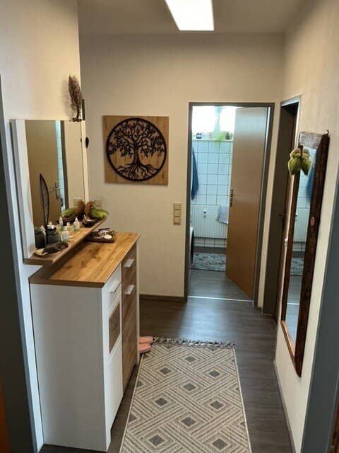 Bright apartment with 3 bedrooms - partially furnished (for a fee) available from October