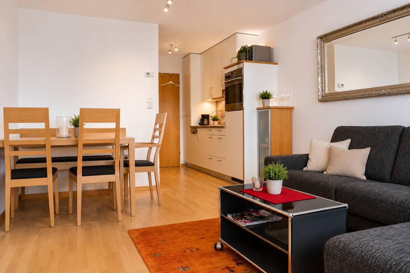 Apartment in ski area with balcony and underground parking