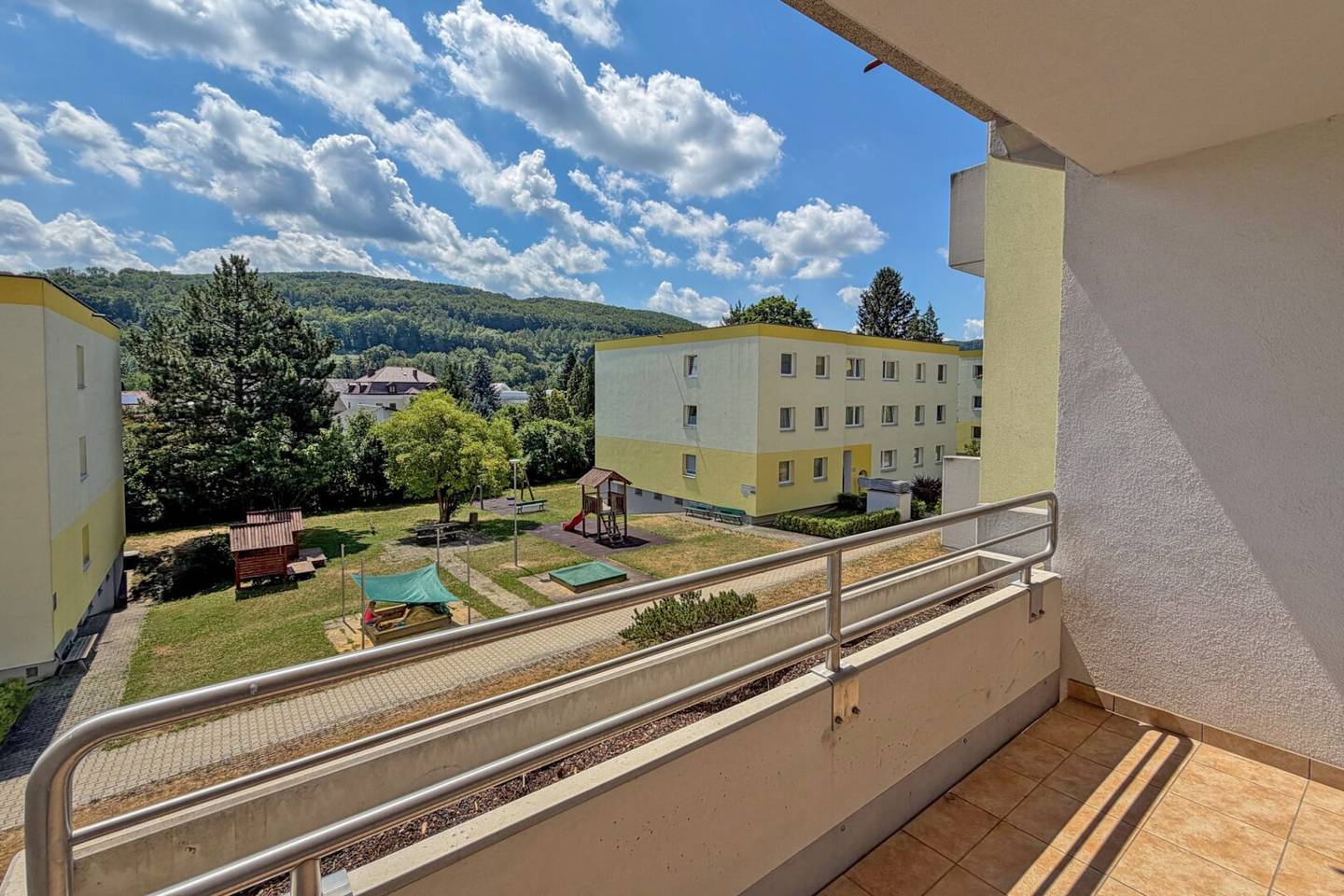 Erstbezug nach Neugestaltung! 3-Zimmer mit Südloggia und Tiefgaragenplatz in begehrter Zentrumslage
