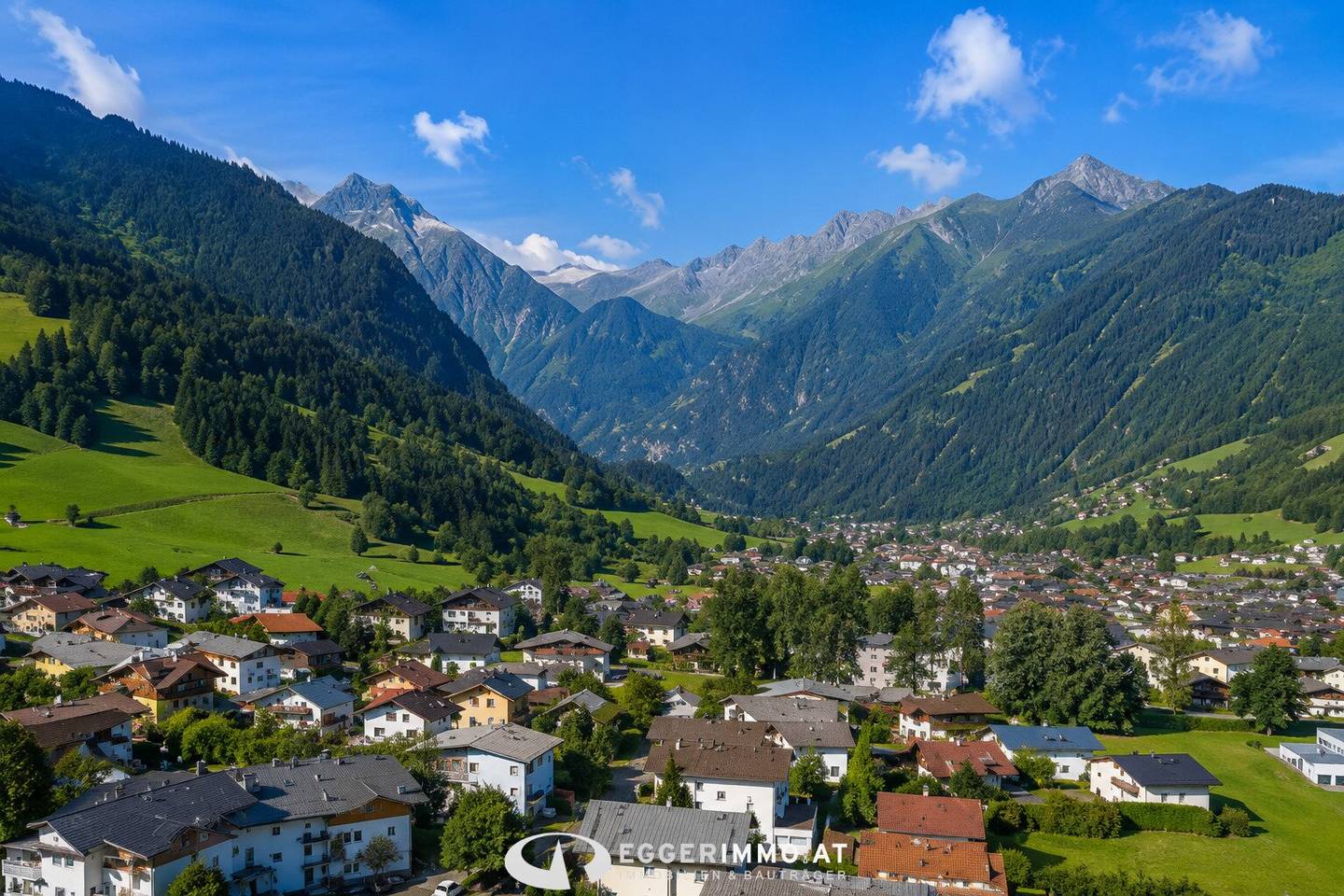 Exclusive holiday apartment with two separate residential units, wellness area and stunning mountain view in Kaprun