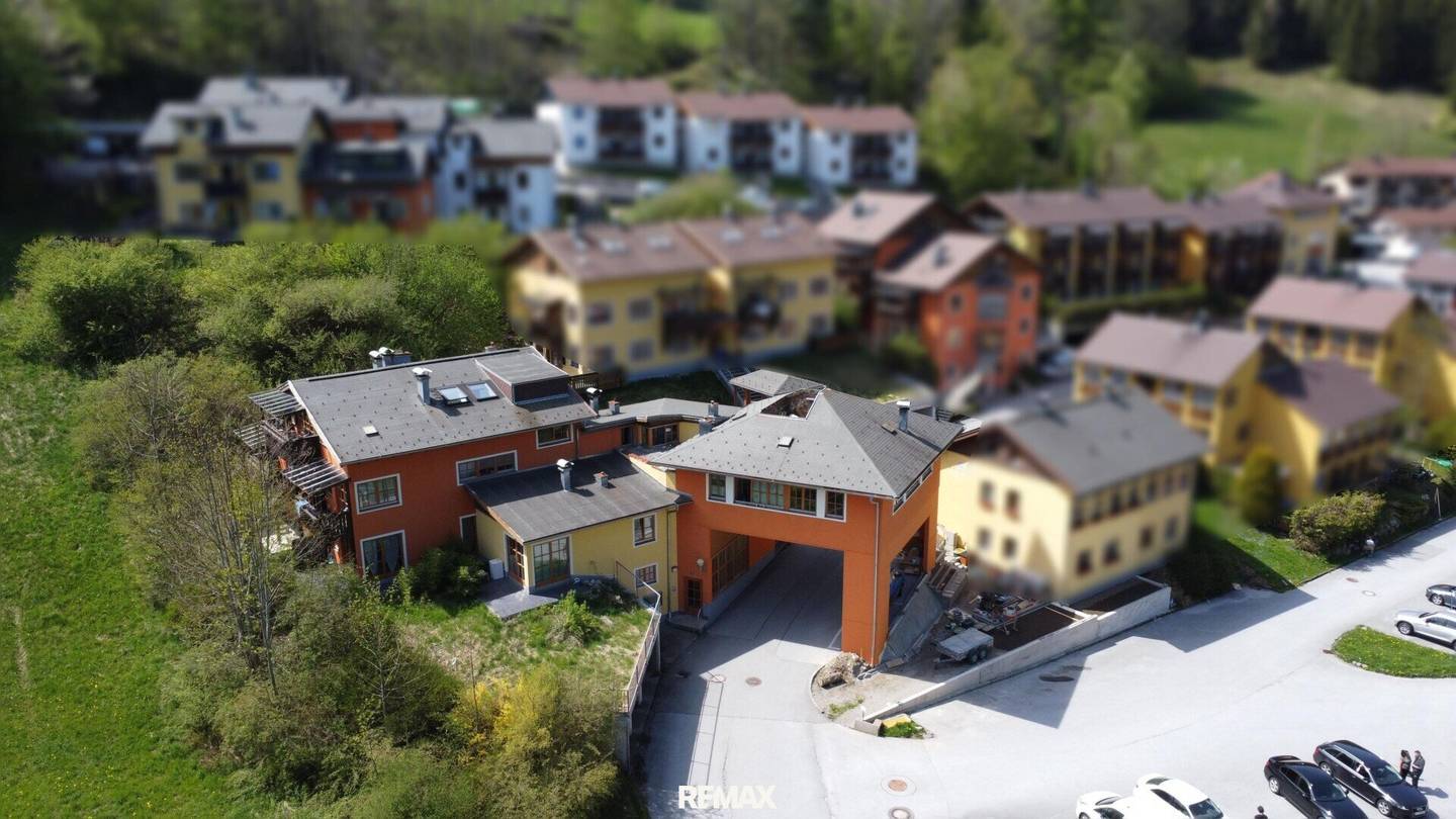 Zinshaus mit 8 Wohneinheiten in Hof bei Salzburg