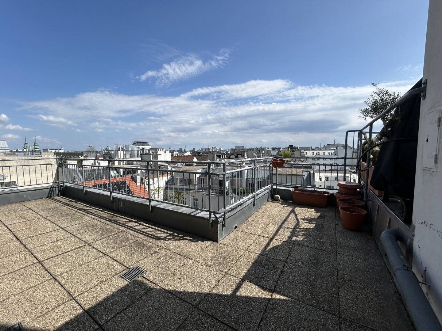 1070 - near Neubaugasse! 4-room attic maisonette with gallery, terrace and great view in Art Nouveau building!