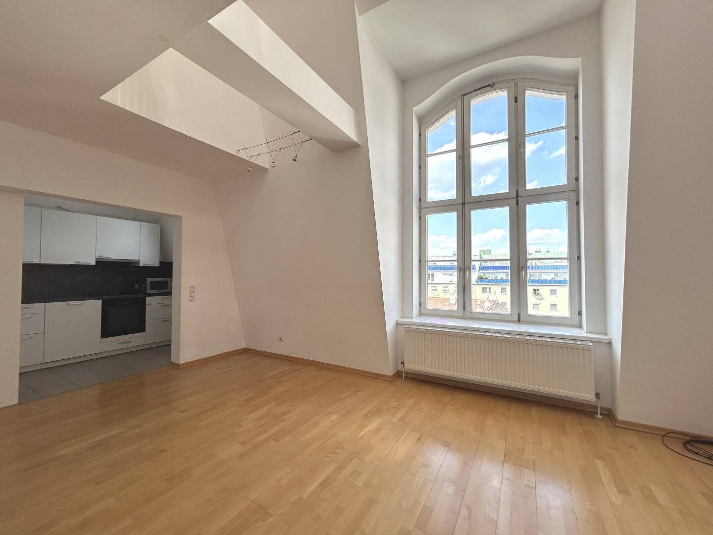 1070 - near Neubaugasse! 4-room attic maisonette with gallery, terrace and great view in Art Nouveau building!