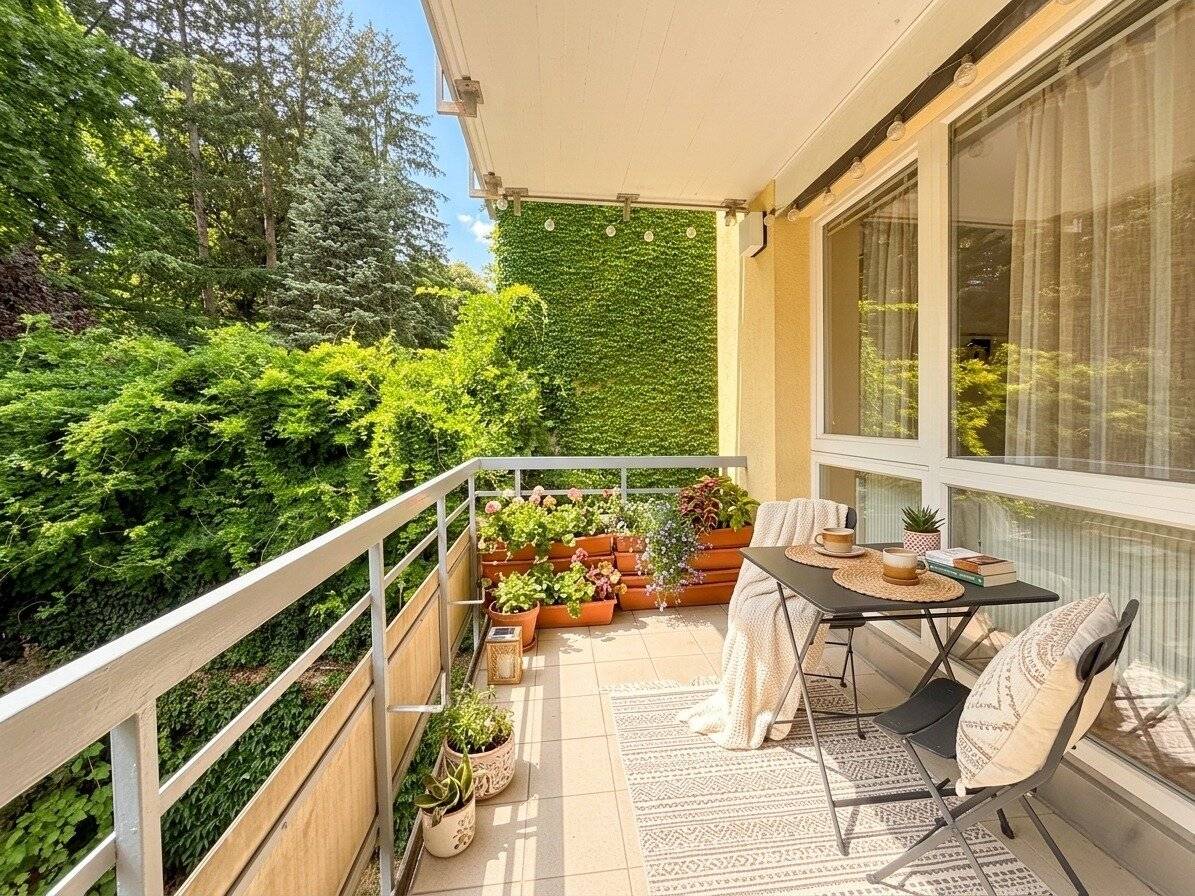 3-room apartment with balcony in prime location at Pötzleinsdorfer Schlosspark – freshly renovated, without elevator