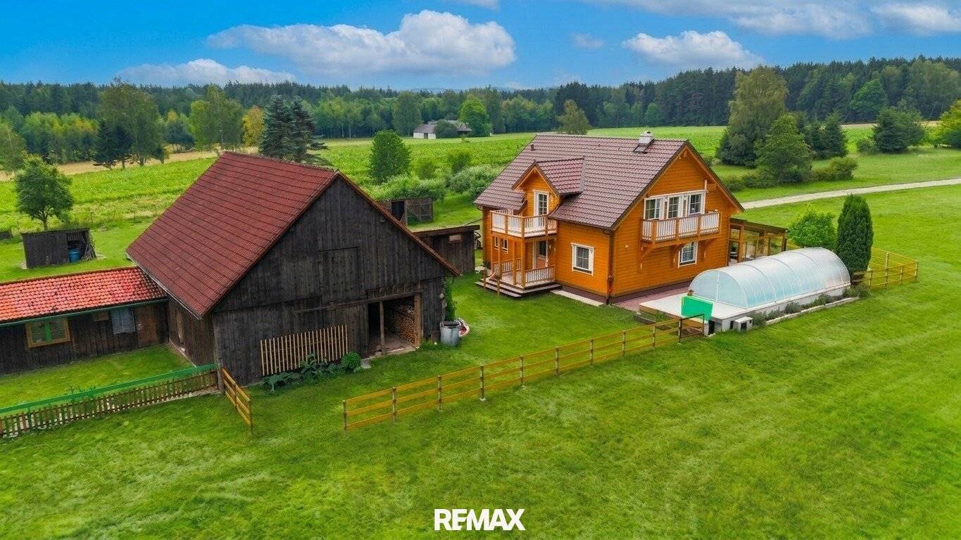 Waldviertler Alleinlage! Großes Anwesen mit skandinavischem Blockhaus, Pool und Stadel