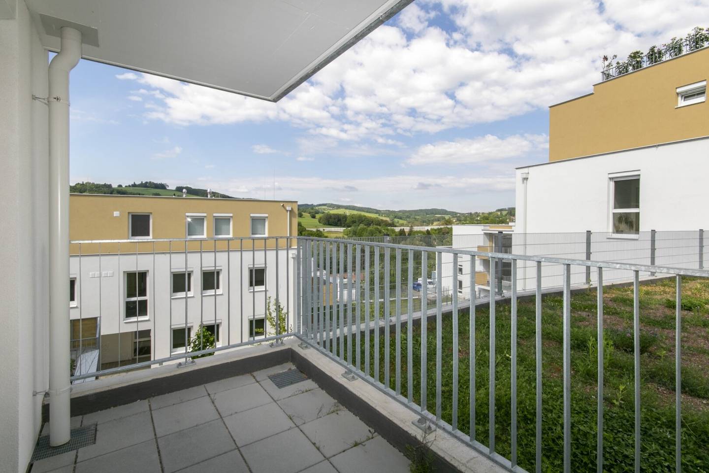 FIRST OCCUPANCY: beautiful terrace apartment