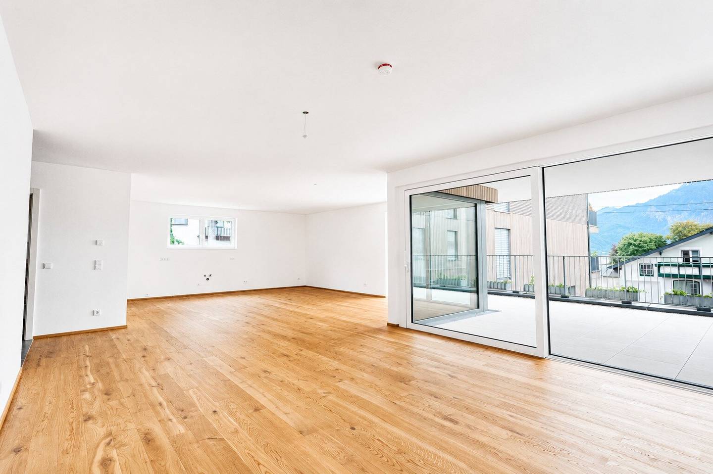 Provisionsfrei! 3-Zimmer Gartenwohnung im 1. OG in den Seevillen an der Esplanade Altmünster
